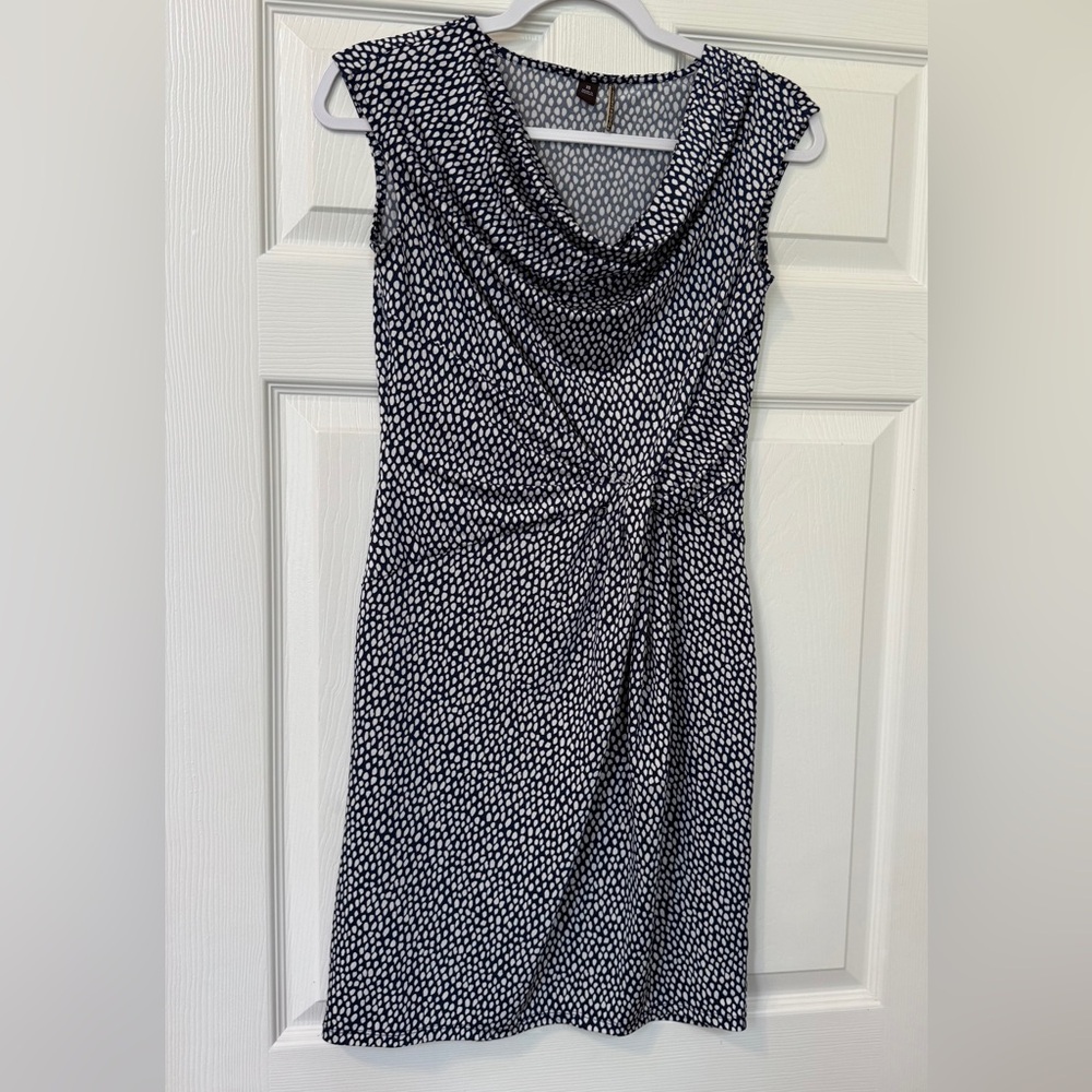 Dana Buchman Elegant Navy and White Patterned Dress - Size XS - Picture 4 of 16